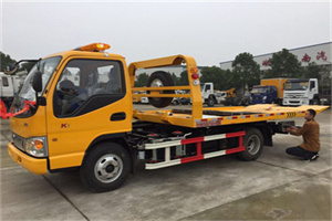 绵竹哪里有拖车服务